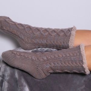 Aromasoles Minx Shea Slipper Socks